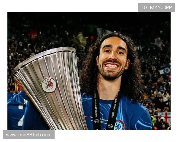 库库雷利亚度假晒照致敬偶像!化身德罗巴迷弟海边享受冠军假期 库库雷利亚度假晒照致敬偶像!化身德罗巴迷弟海边享受冠军假期